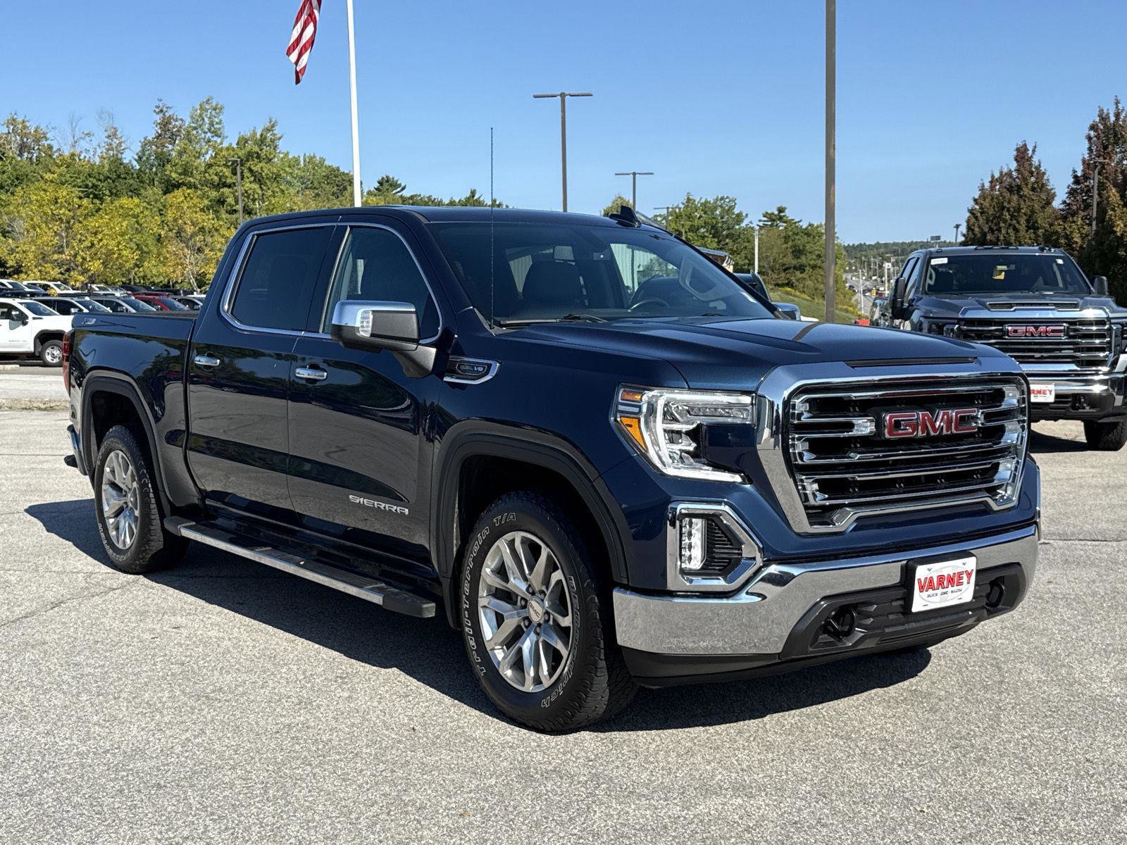 Used 2021 GMC Sierra 1500 SLT w/ SLT Premium Package image 3