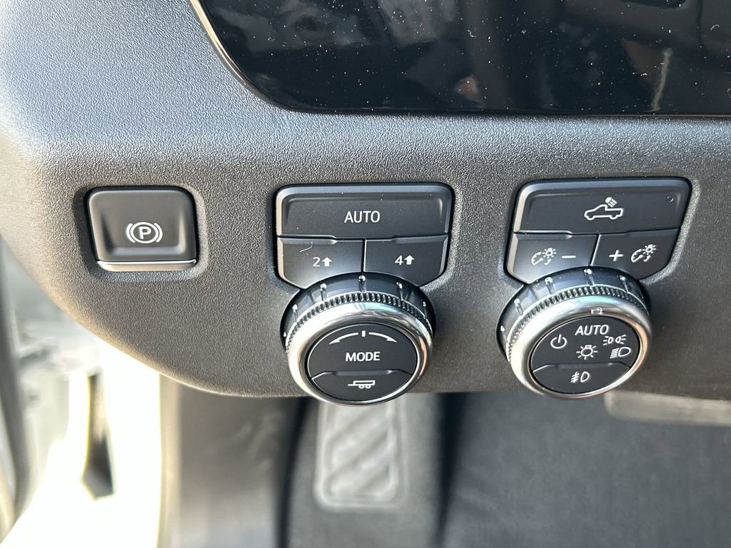Used 2025 GMC Sierra 1500 Elevation image 18