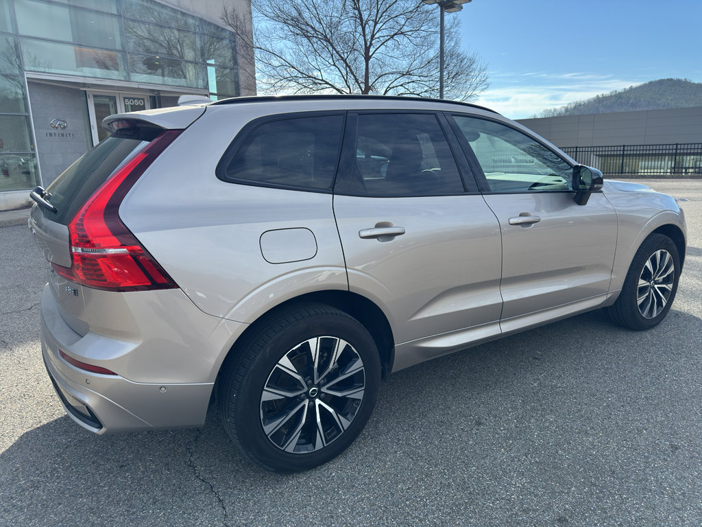 Certified 2025 Volvo XC60 B5 Plus image 7