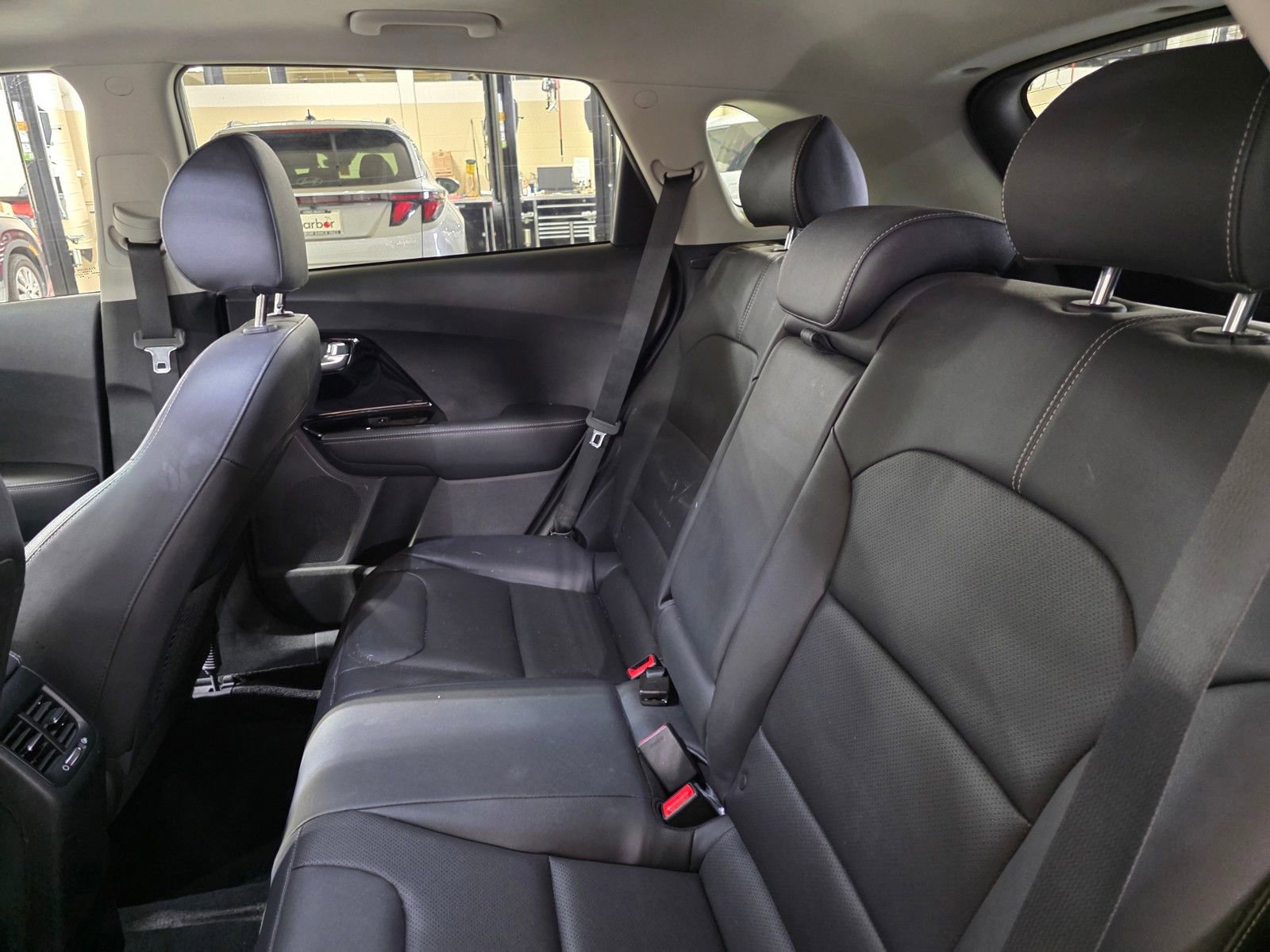 Used 2022 Kia Niro EX Premium FWD image 11