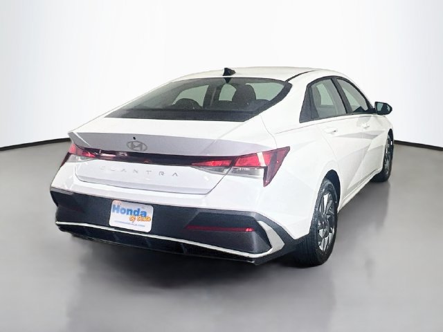 Used 2024 Hyundai Elantra SEL FWD image 20
