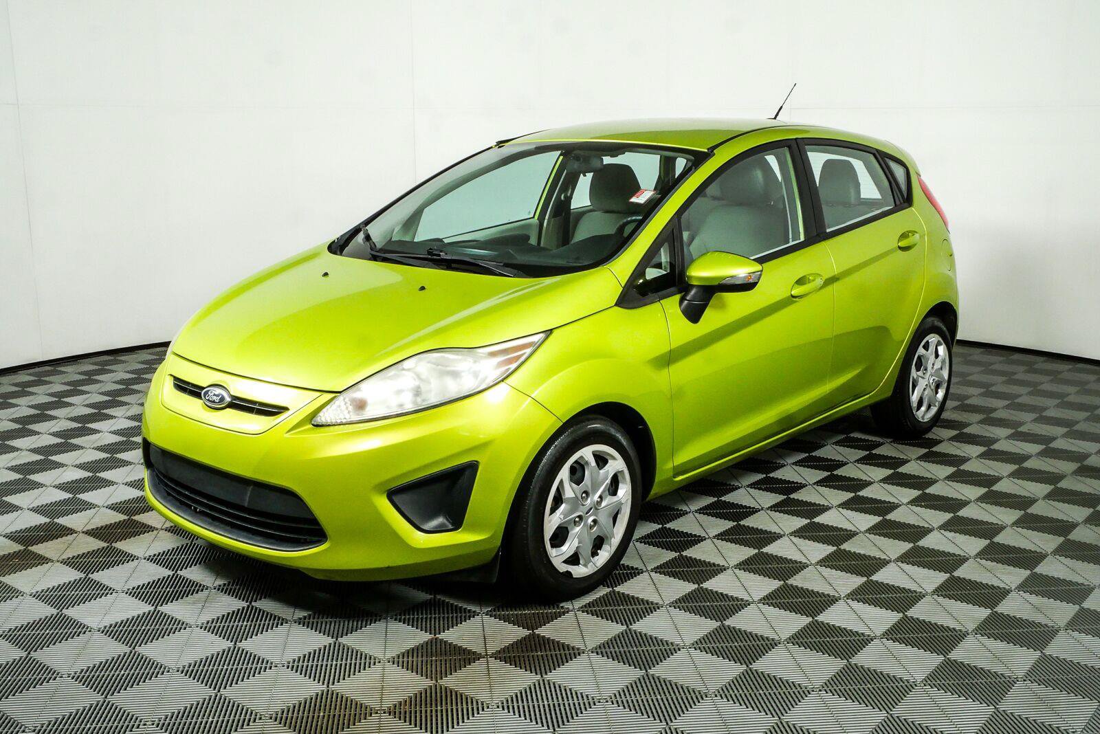 Used 2013 Ford Fiesta SE FWD image 23