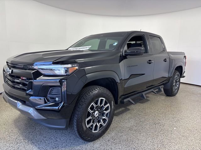 Used 2024 Chevrolet Colorado Z71 w/ Z71 Convenience Package 2 image 16