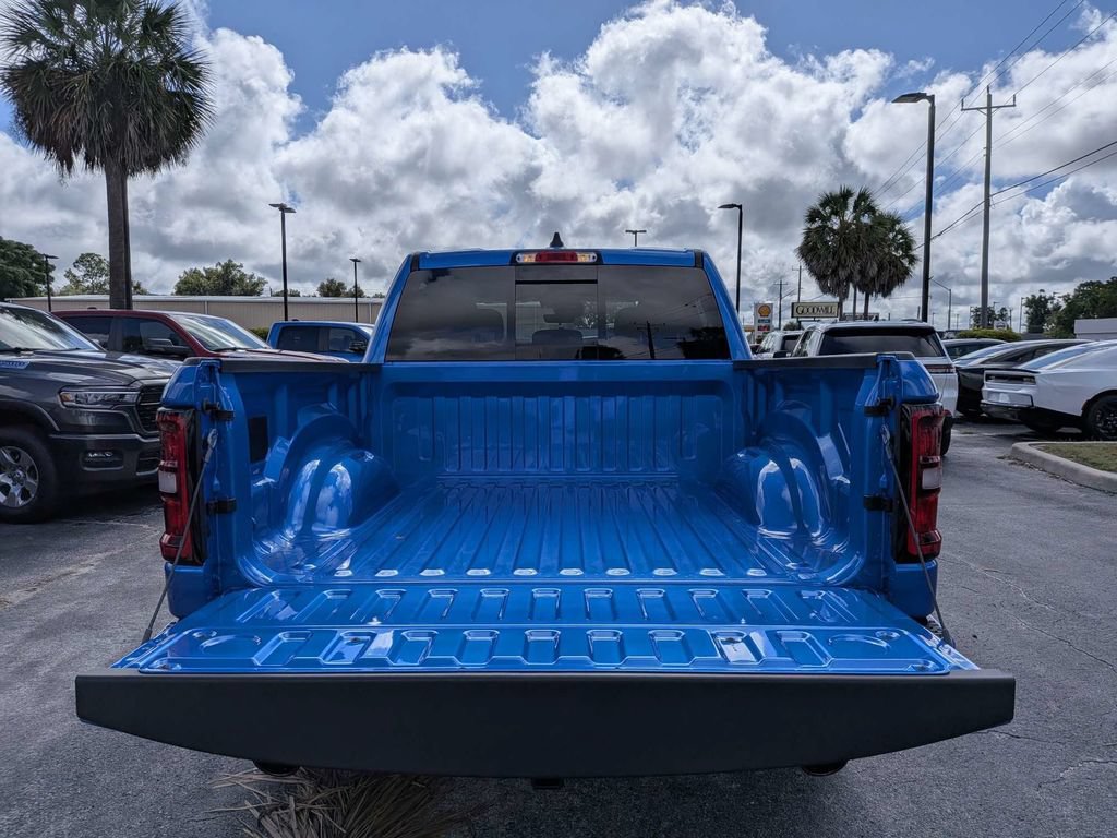 New 2026 RAM 1500 Express AWD/4WD image 13