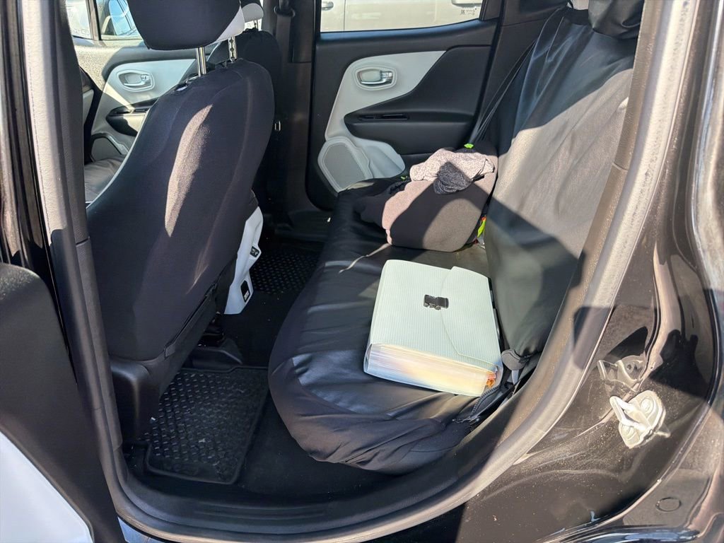 Used 2022 Jeep Renegade Latitude w/ Convenience Group image 10