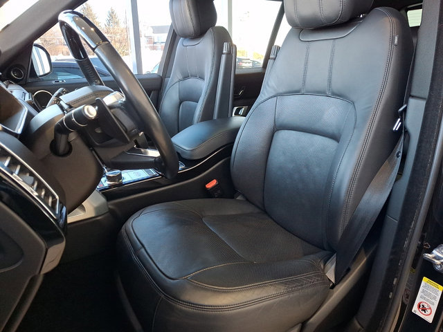 Used 2020 Land Rover Range Rover HSE image 12