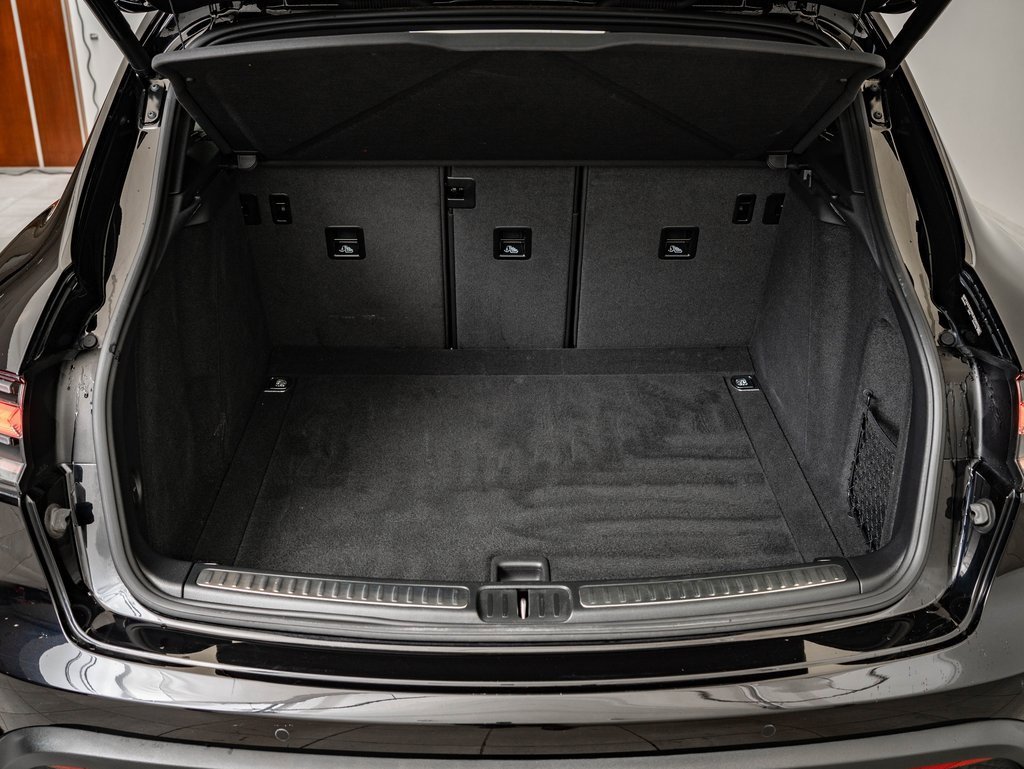 Certified 2024 Porsche Macan image 26