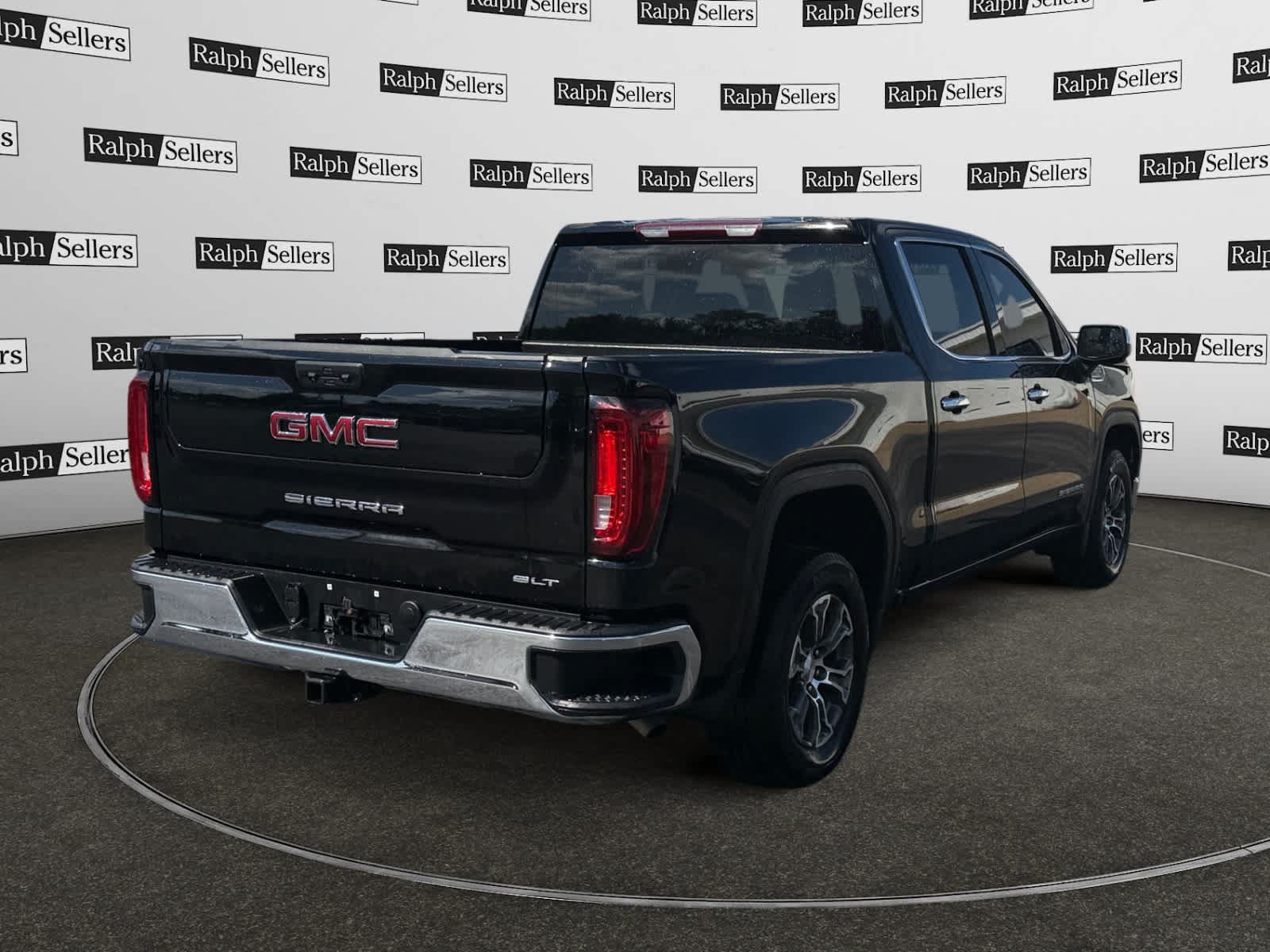 Used 2025 GMC Sierra 1500 SLT AWD/4WD image 6