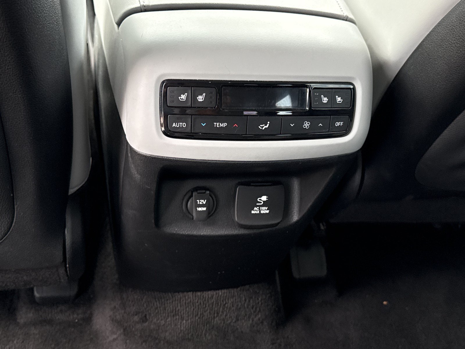 Used 2024 Hyundai Palisade SEL FWD image 17