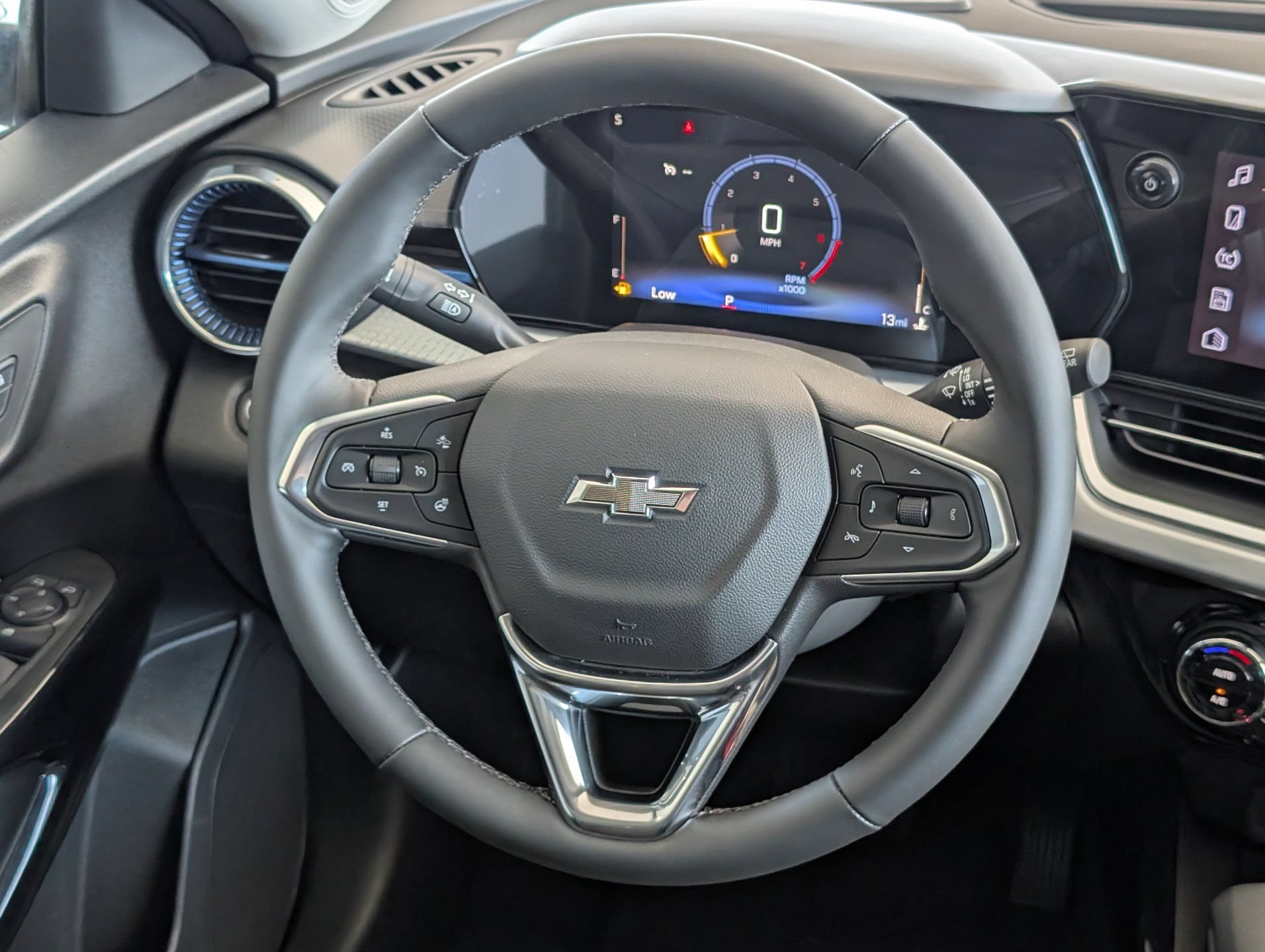 New 2026 Chevrolet Trax LT w/ Driver Confidence Package FWD image 15