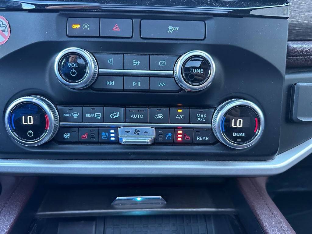 Used 2024 Ford Expedition Limited image 29