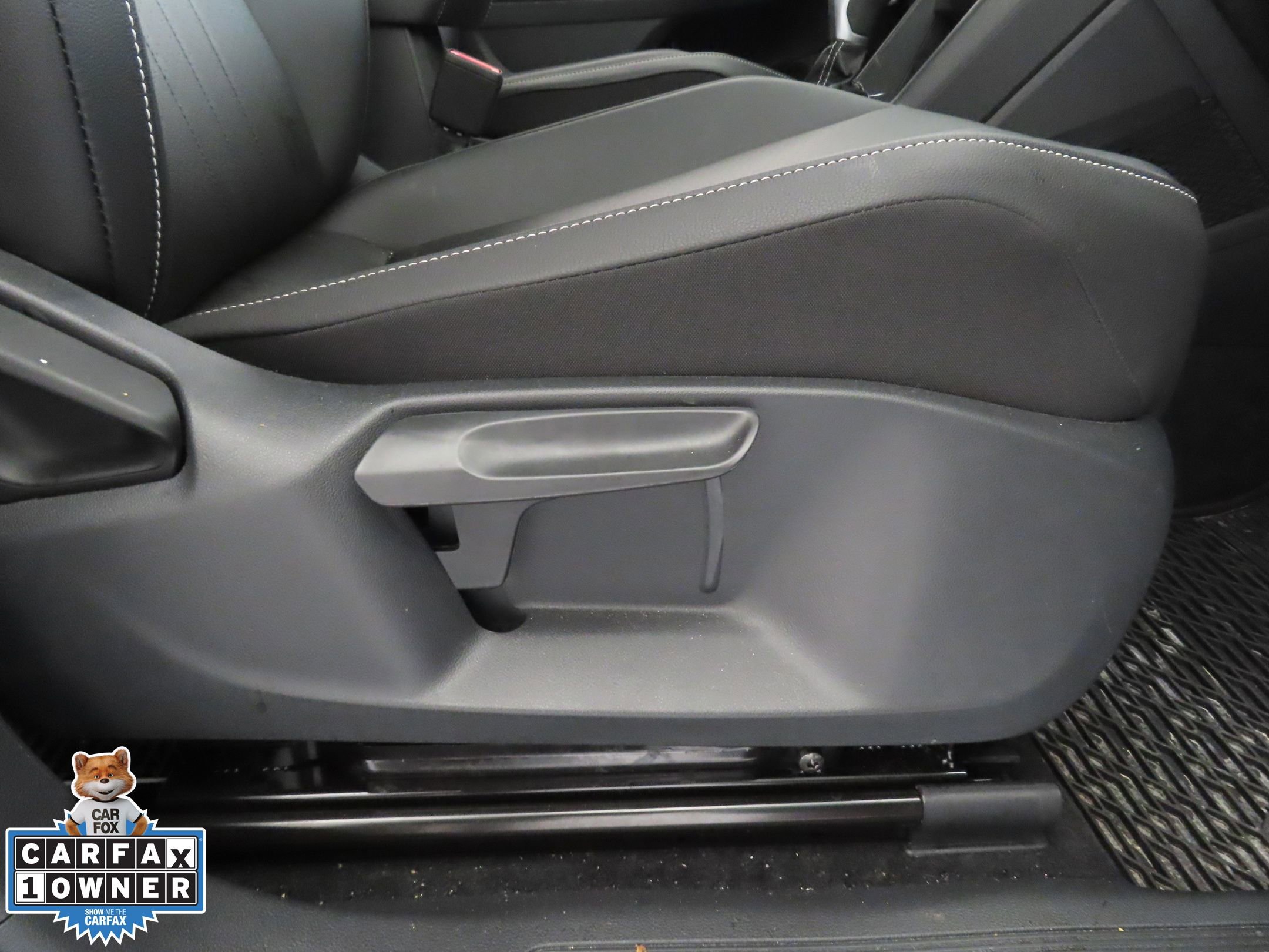 Used 2023 Volkswagen Tiguan SE w/ Panoramic Sunroof Package FWD image 29