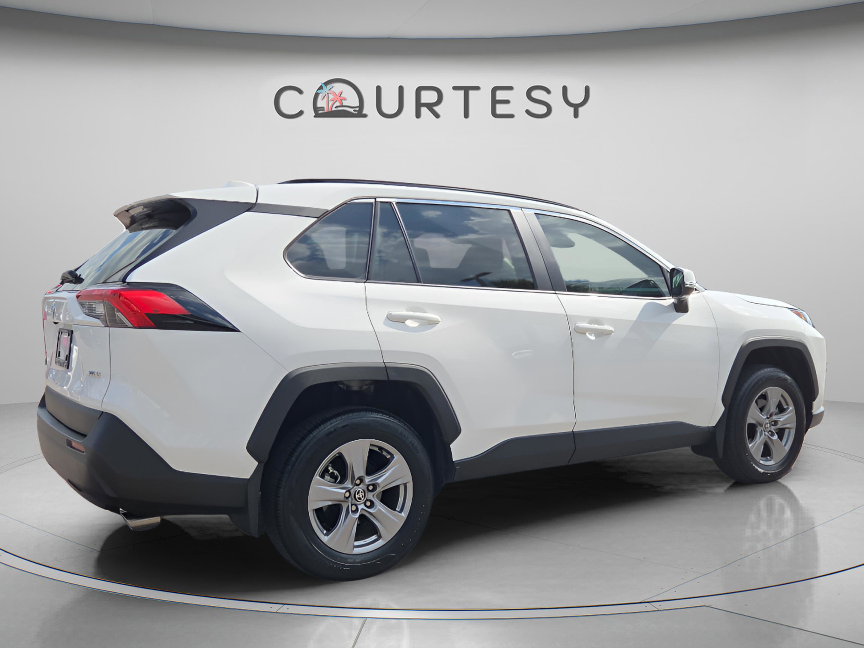 Certified 2024 Toyota RAV4 XLE FWD image 5