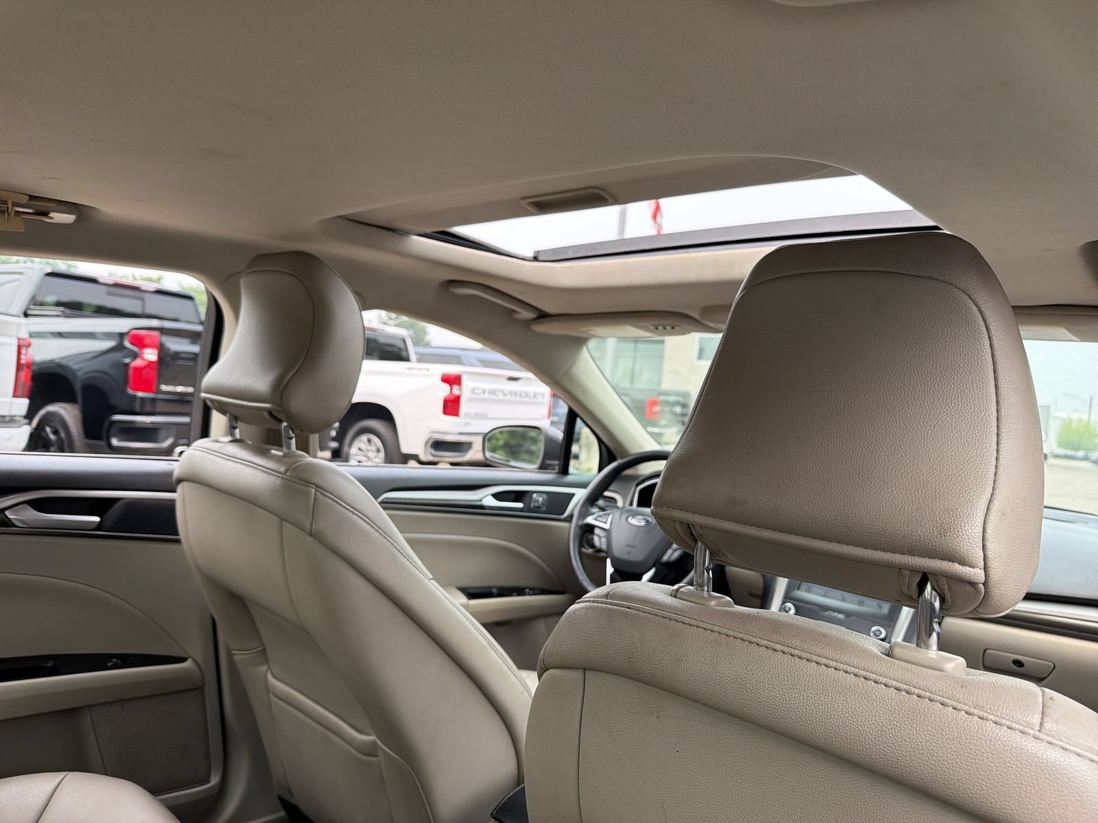 Used 2019 Ford Fusion SEL FWD image 22