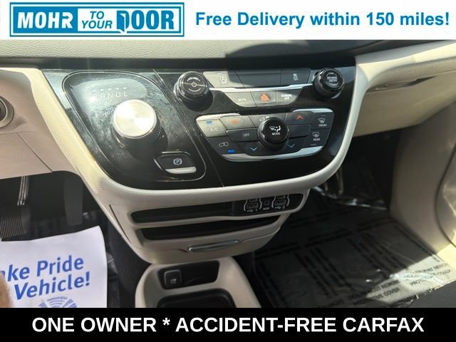 Used 2023 Chrysler Voyager LX FWD image 22