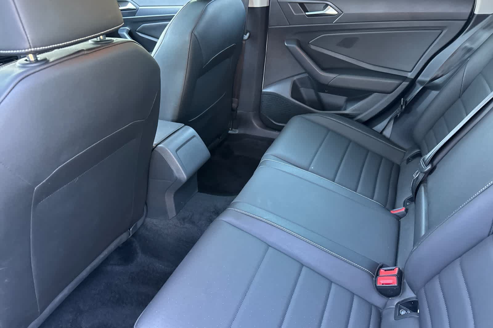 Used 2024 Volkswagen Jetta SE FWD image 4
