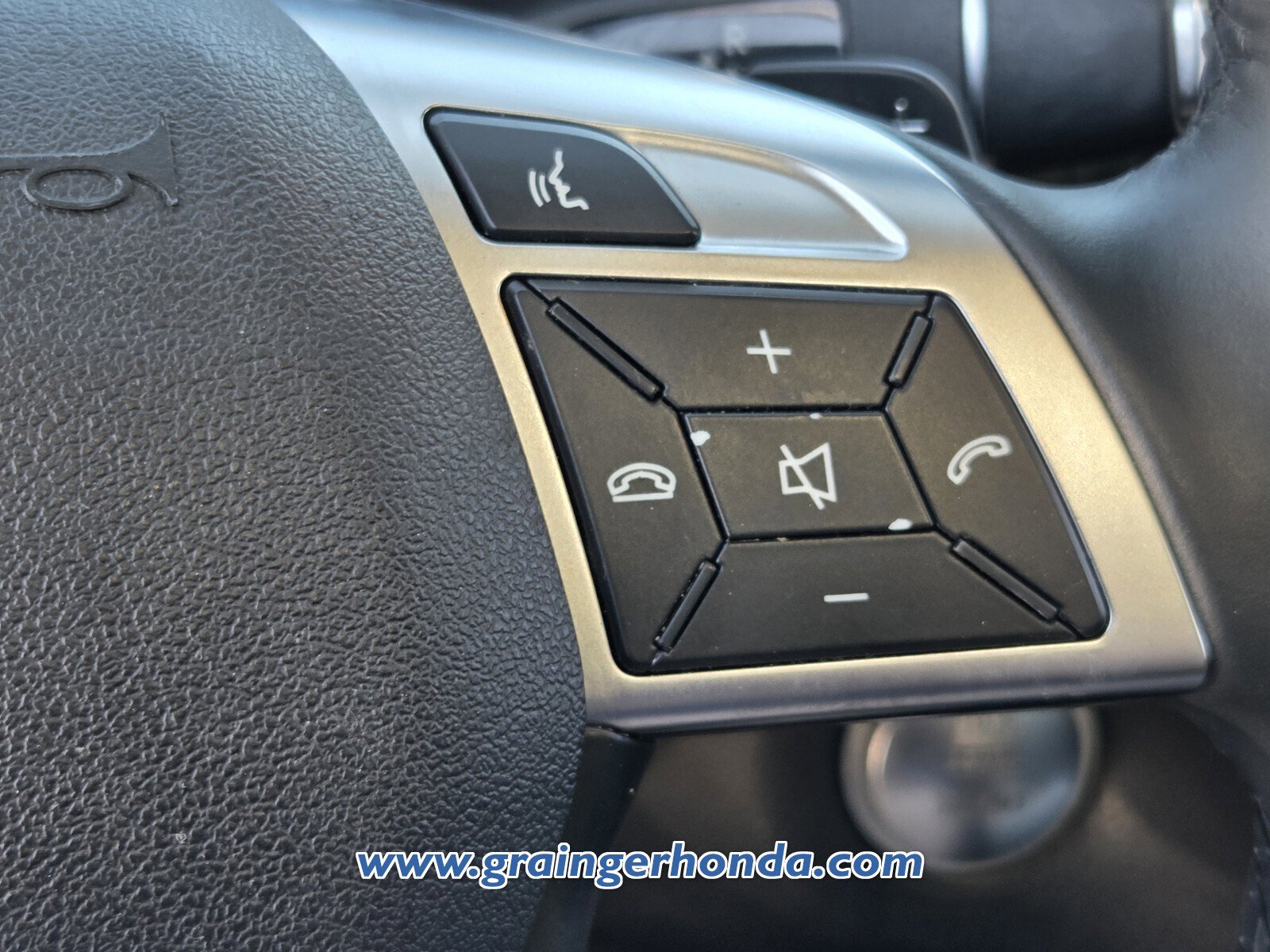 Used 2016 Mercedes-Benz GL 550 4MATIC image 27