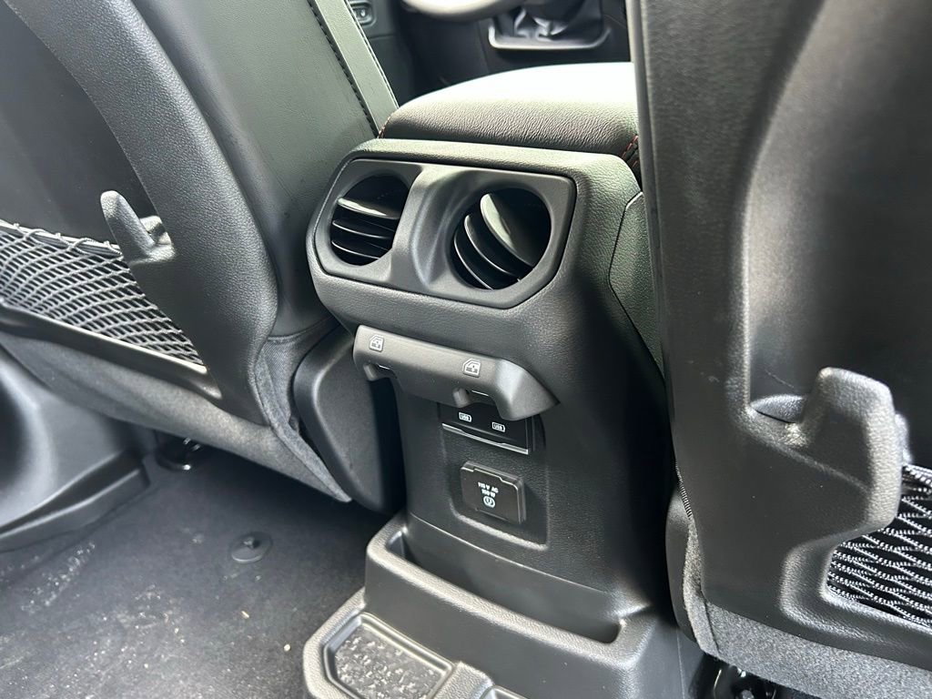 New 2026 Jeep Wrangler Unlimited Rubicon AWD/4WD image 37