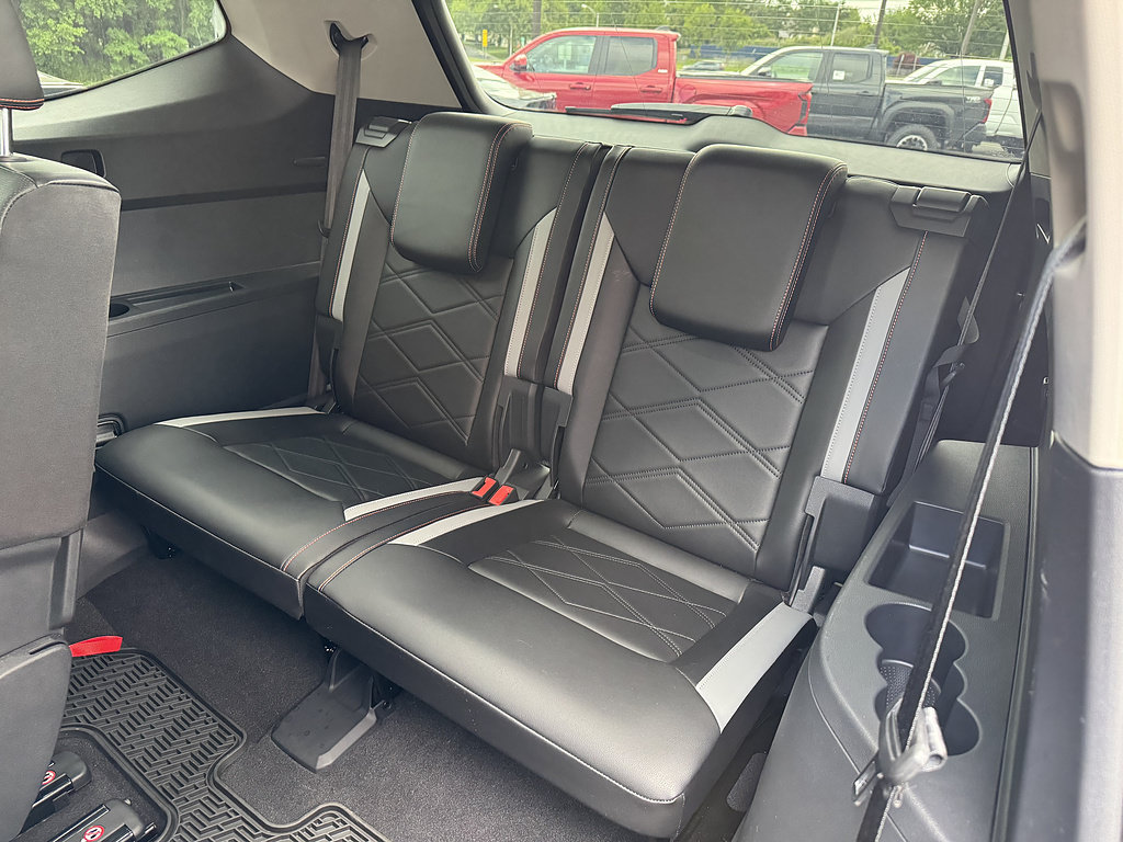 Used 2024 Volkswagen Atlas Peak Edition SE AWD/4WD image 10