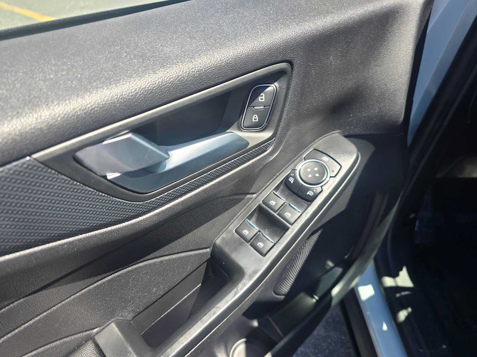Used 2025 Ford Escape ST-Line FWD image 19