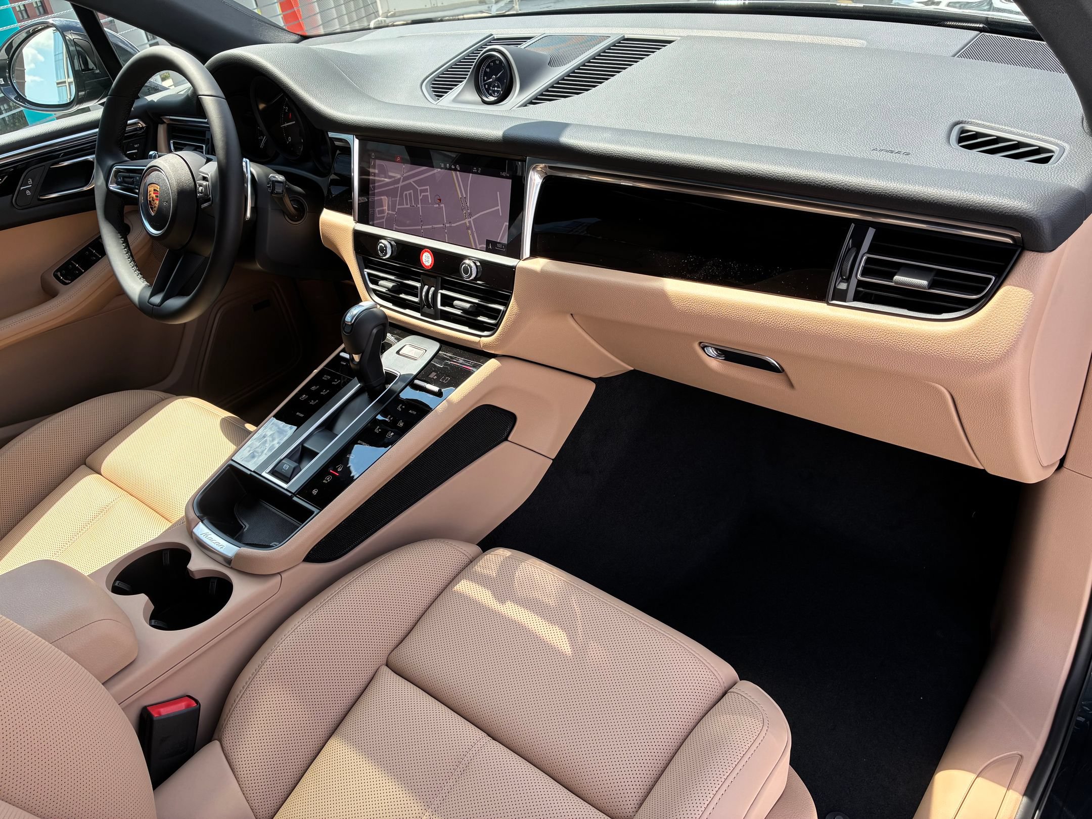 Used 2026 Porsche Macan AWD/4WD image 27