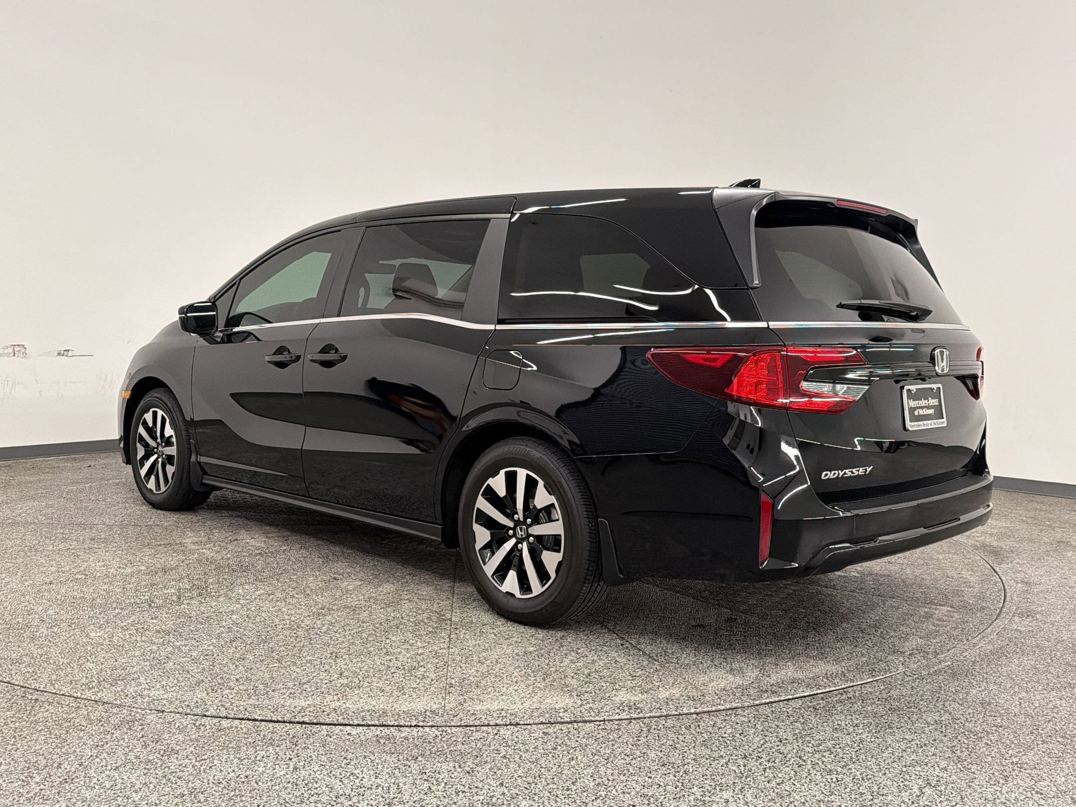 Used 2026 Honda Odyssey EX-L image 3