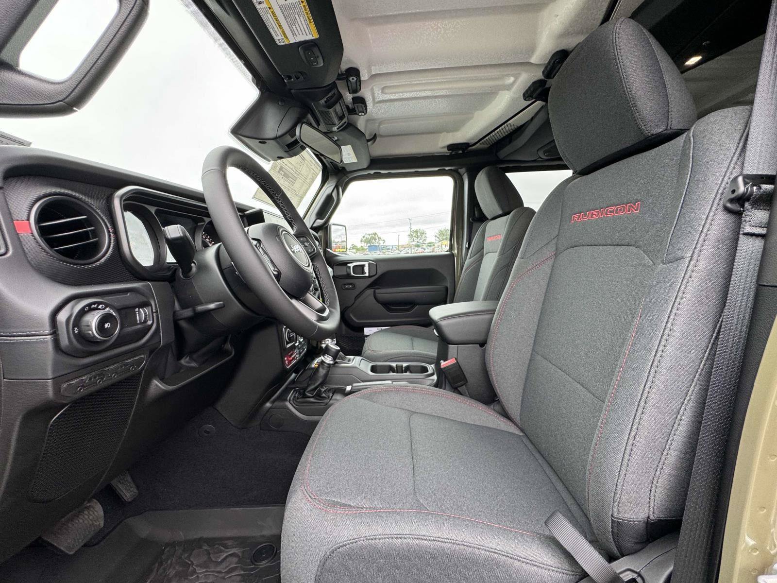 New 2025 Jeep Wrangler Unlimited Rubicon w/ Convenience Group AWD/4WD image 18