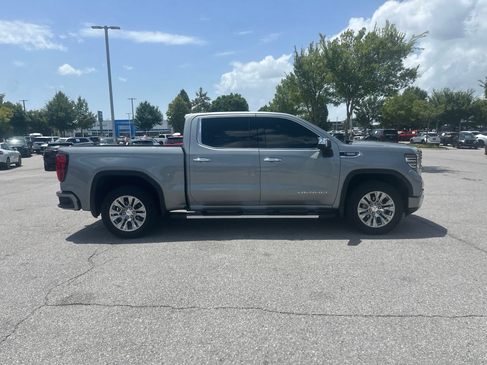 Used 2024 GMC Sierra 1500 Denali w/ Technology Package AWD/4WD image 4