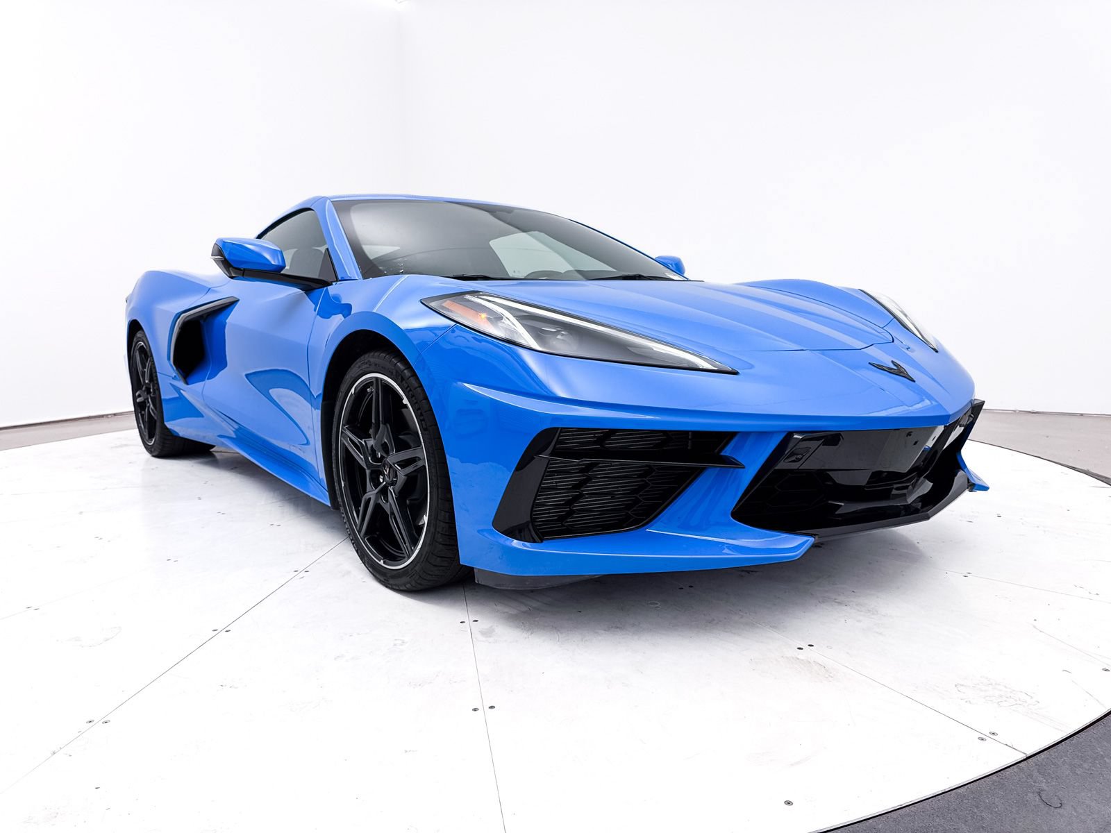 Used 2021 Chevrolet Corvette Stingray Preferred Cpe w/ Engine Appearance Package RWD image 11