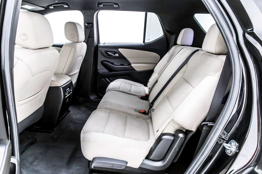 Used 2023 Chevrolet Traverse LS w/ Safety Package FWD image 28