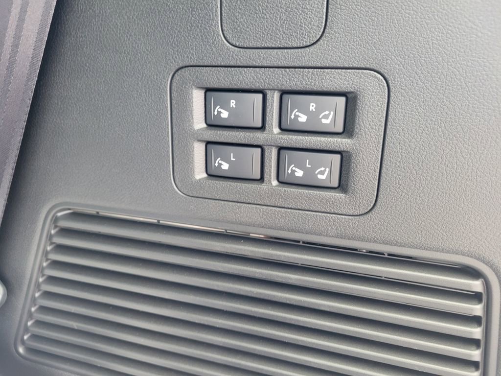 New 2025 Nissan Armada SL w/ Captain's Chari Seat Package image 40