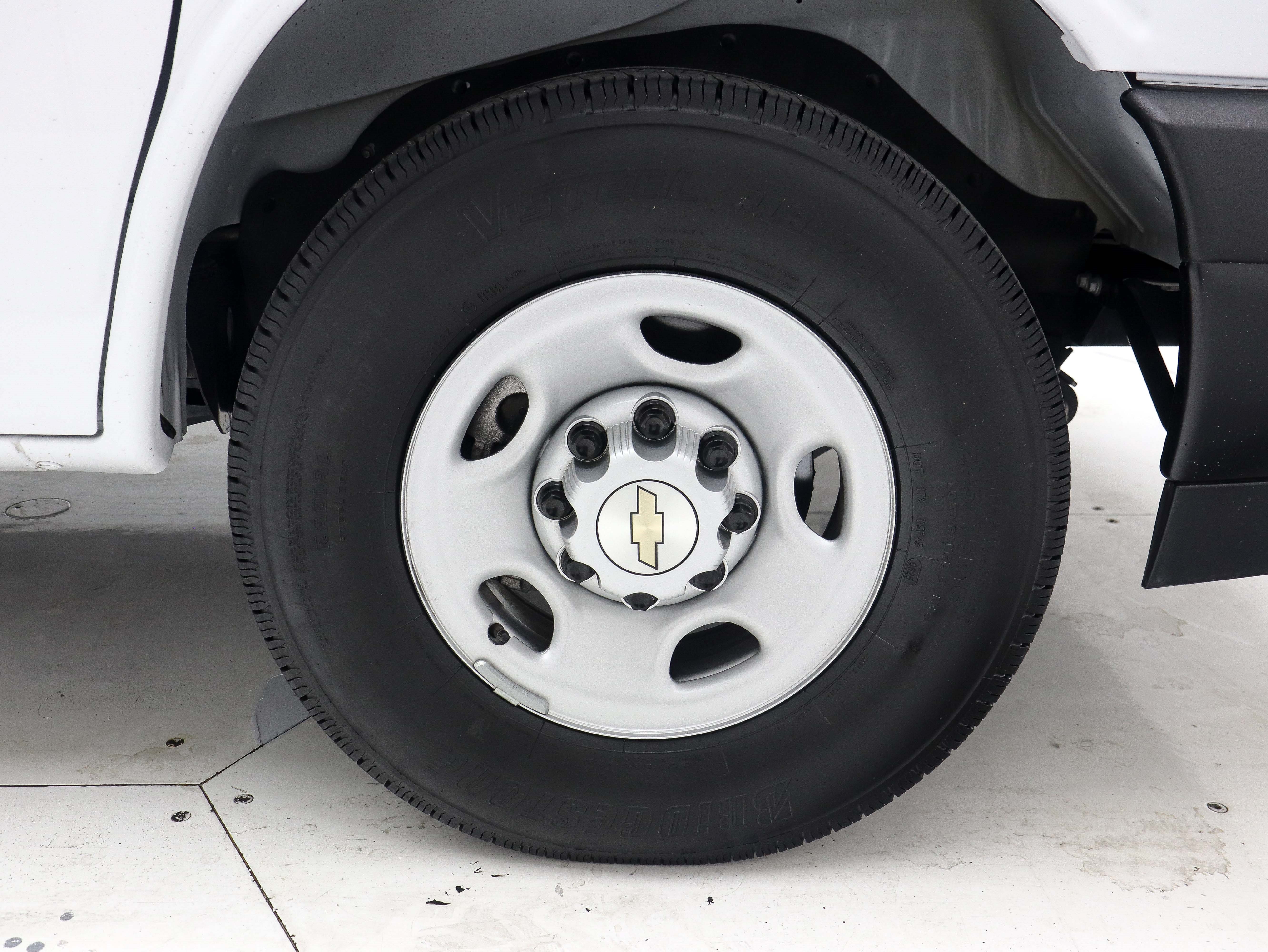 Used 2025 Chevrolet Express 3500 LS RWD image 29