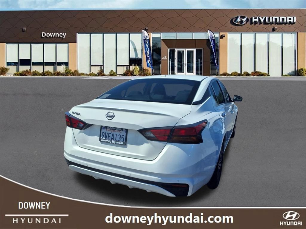 Used 2025 Nissan Altima 2.5 SV FWD image 4