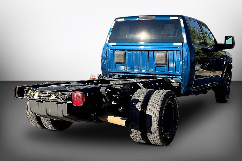 Used 2024 RAM 3500 Tradesman w/ Chrome Appearance Group AWD/4WD image 6