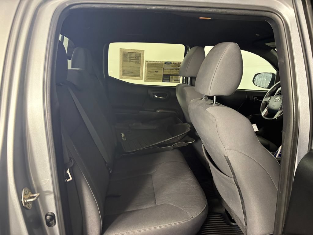 Used 2019 Toyota Tacoma TRD Sport w/ Technology Package AWD/4WD image 30