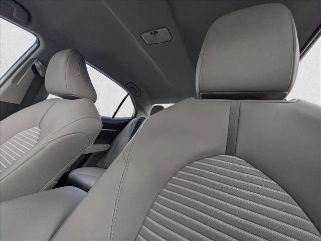 Used 2020 Toyota Camry SE image 14