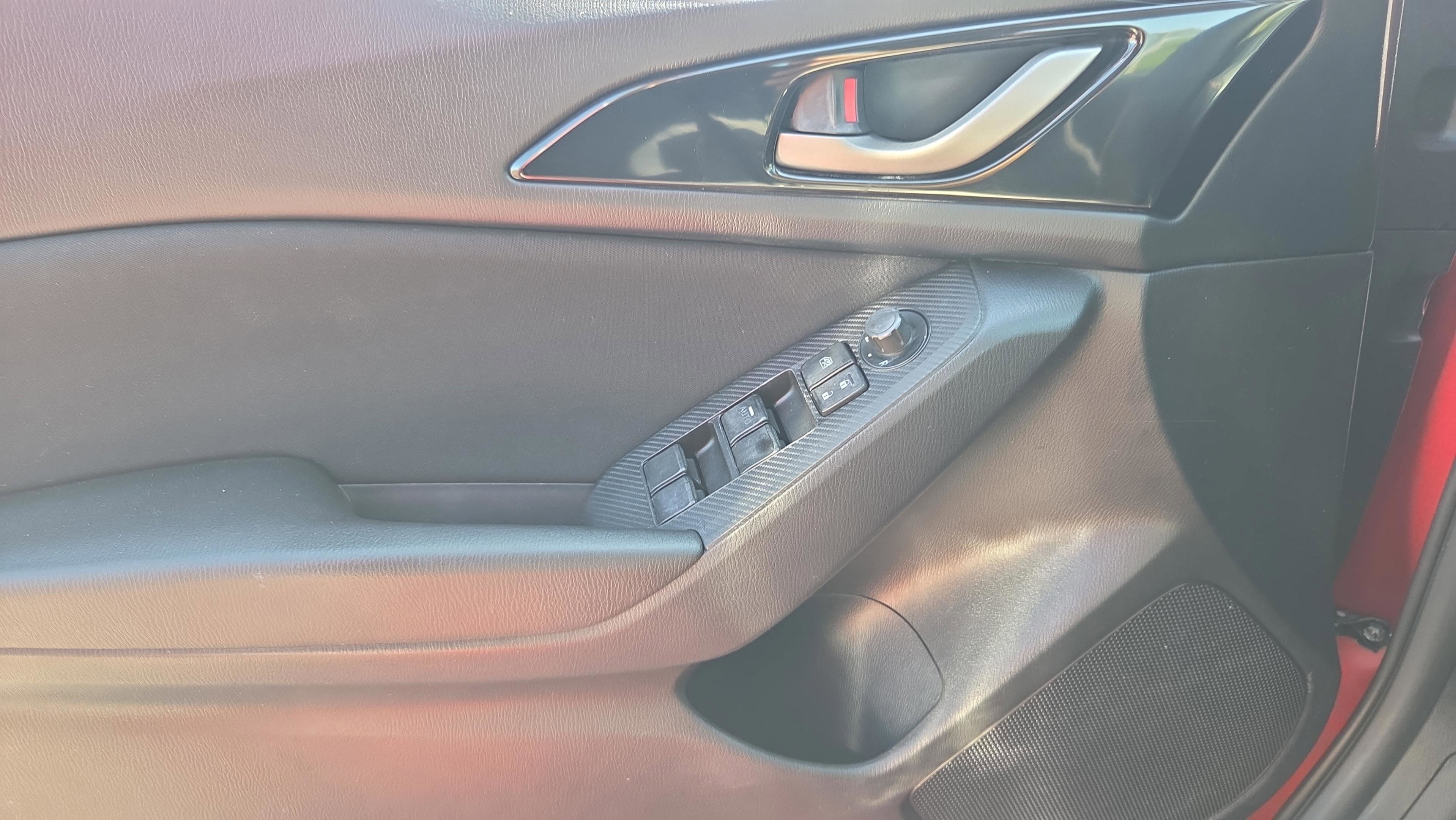 Used 2016 MAZDA MAZDA3 i Touring image 18