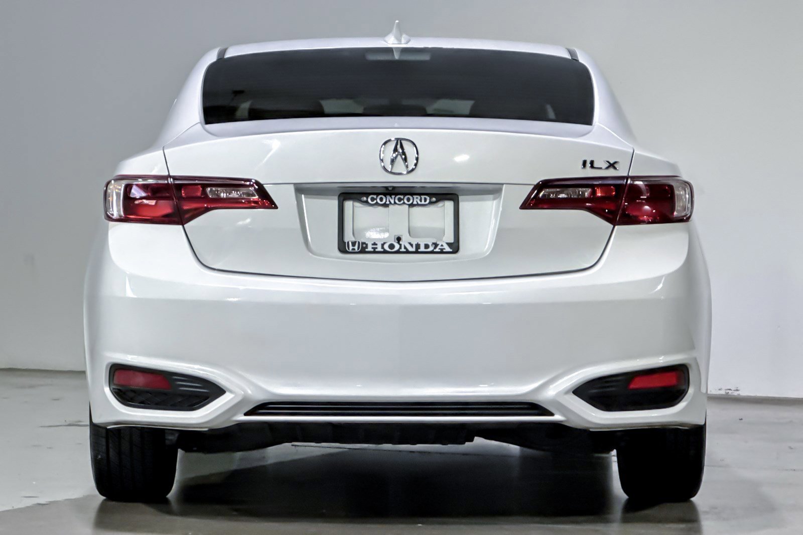 Used 2017 Acura ILX FWD image 9