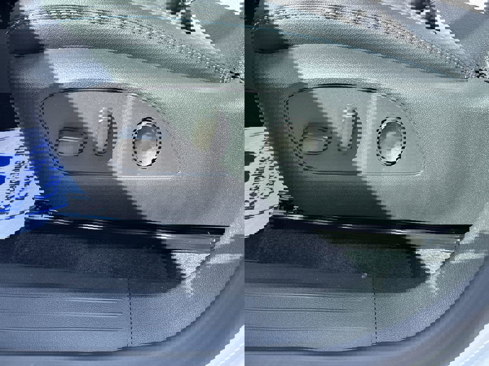 New 2026 Chevrolet Equinox EV LT image 15