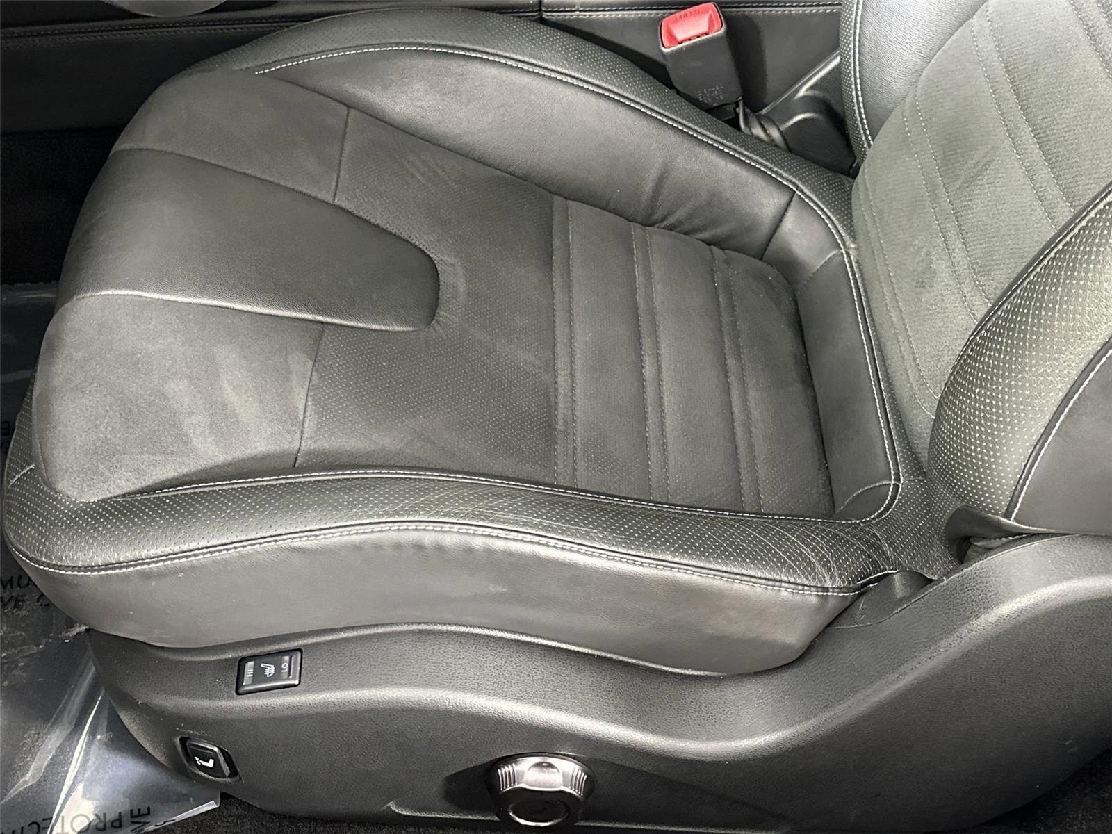 Used 2018 Nissan GT-R Premium image 12