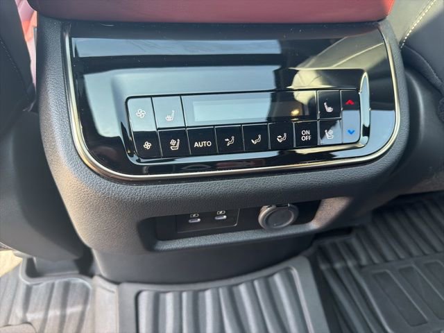 Used 2025 INFINITI QX80 Autograph AWD/4WD image 16
