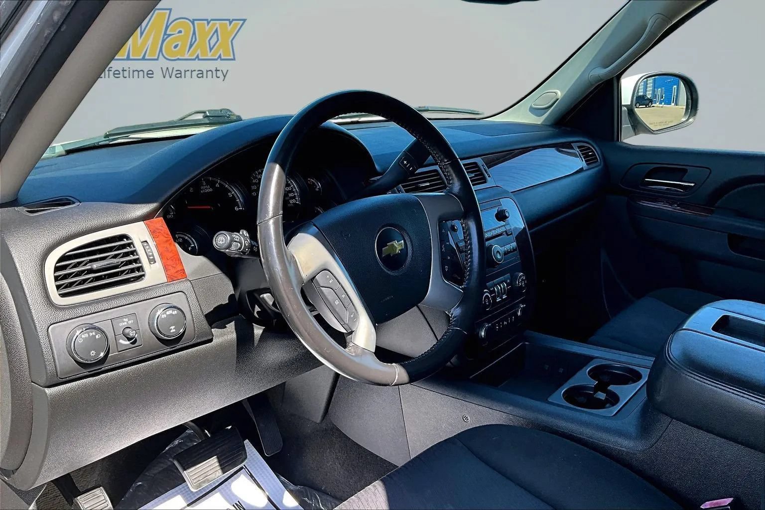 Used 2014 Chevrolet Suburban LS AWD/4WD image 22