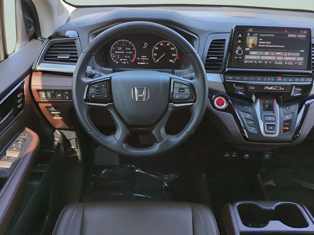 Used 2025 Honda Odyssey Touring image 16