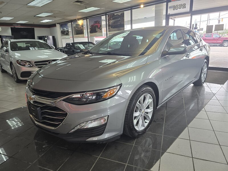 Used 2025 Chevrolet Malibu LT FWD image 1