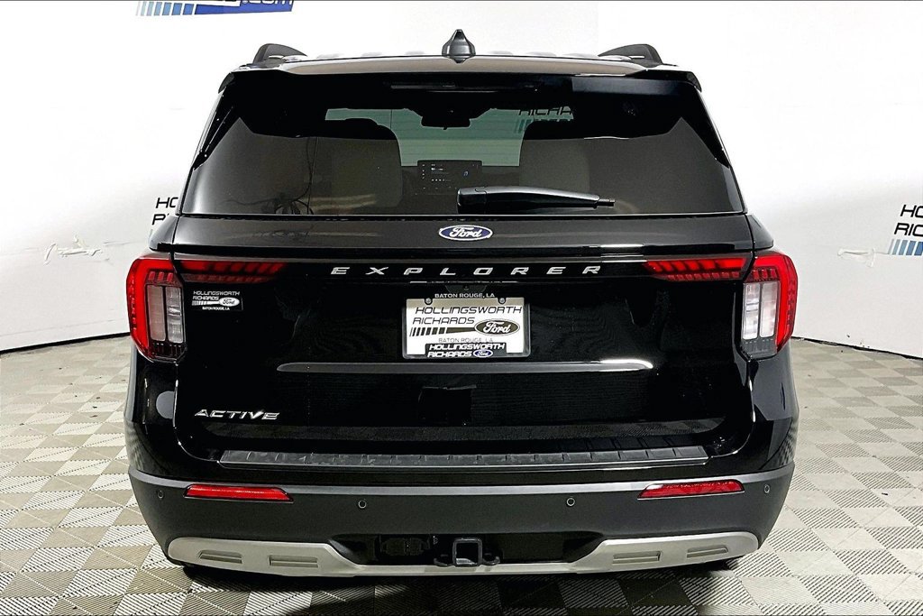 New 2027 Ford Explorer Active w/ Active Comfort Package RWD image 4