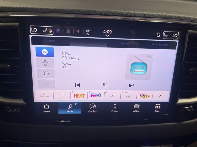 New 2025 Chrysler Voyager LX image 18