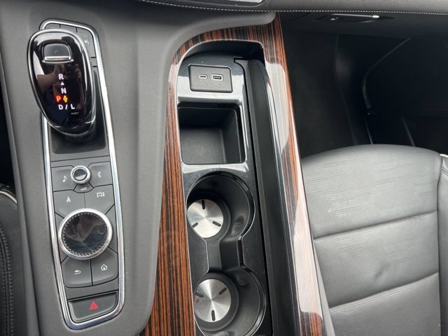 Used 2023 Cadillac Escalade Premium Luxury AWD/4WD image 17