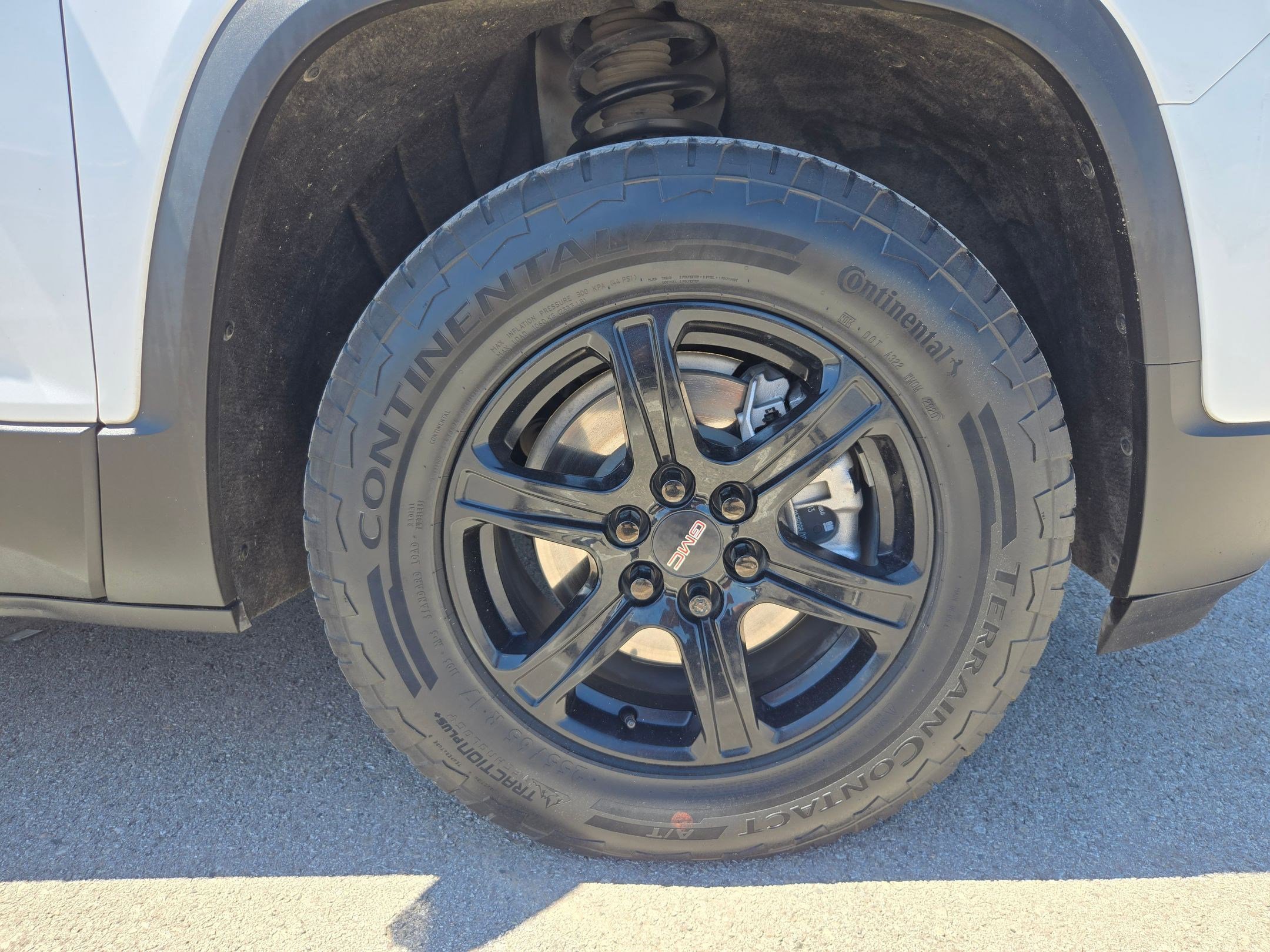 Certified 2021 GMC Acadia AT4 w/ LPO, Floor Liner Package AWD/4WD image 27