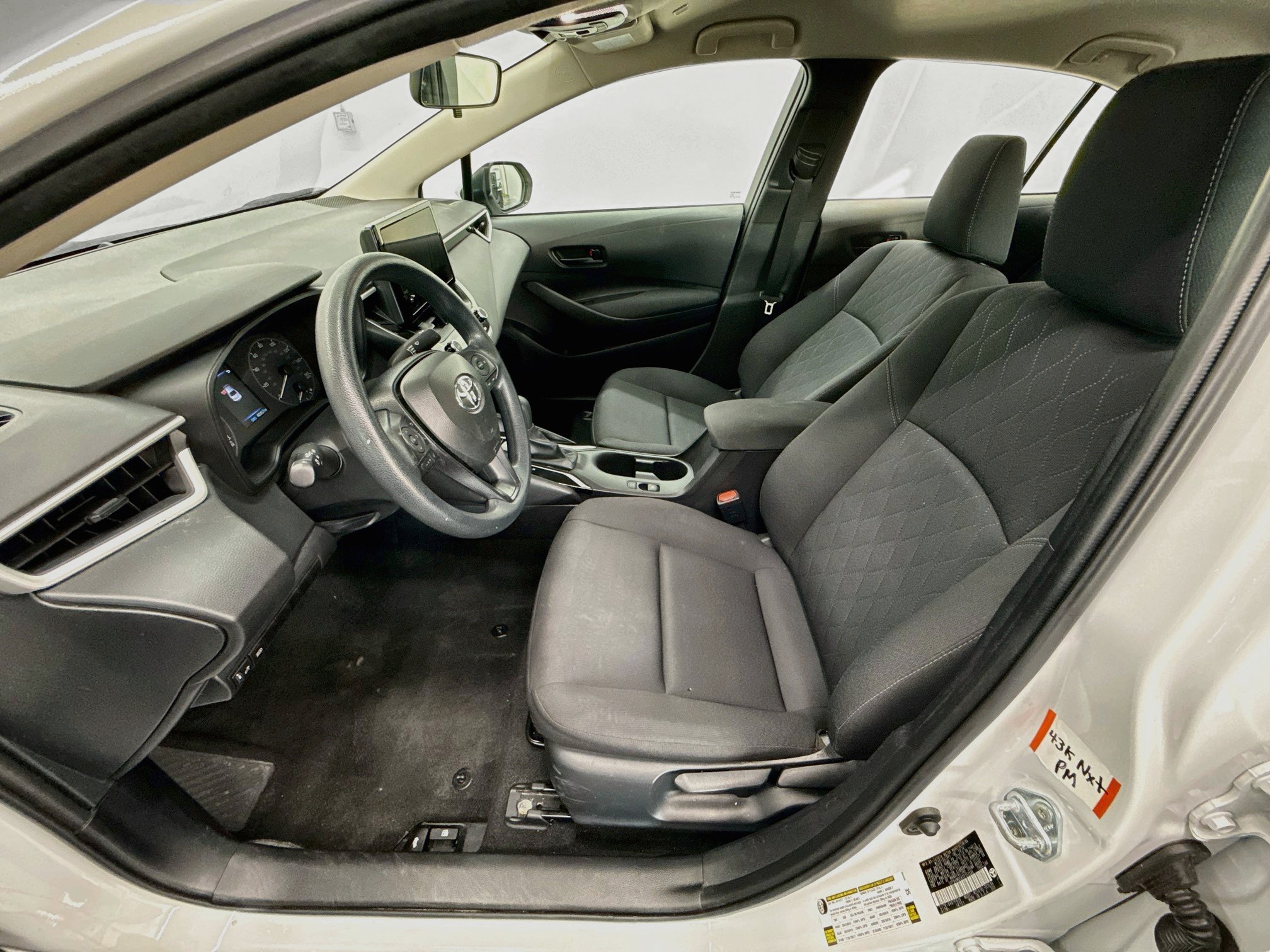 Used 2025 Toyota Corolla LE FWD image 13