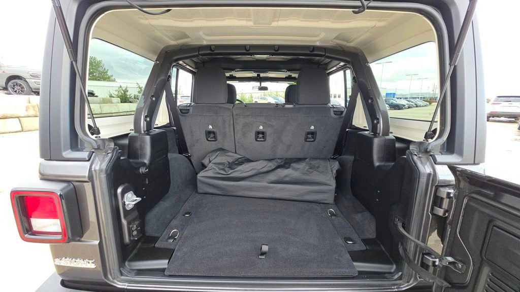 Used 2022 Jeep Wrangler Unlimited Sport image 16